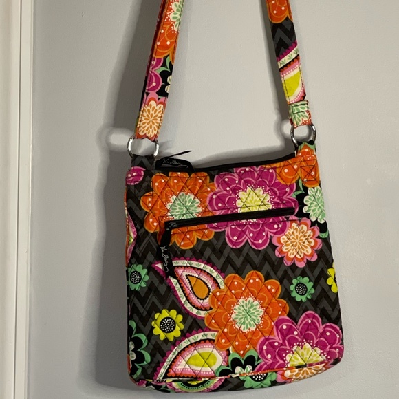 Vera Bradley Crossbody - Picture 4 of 4